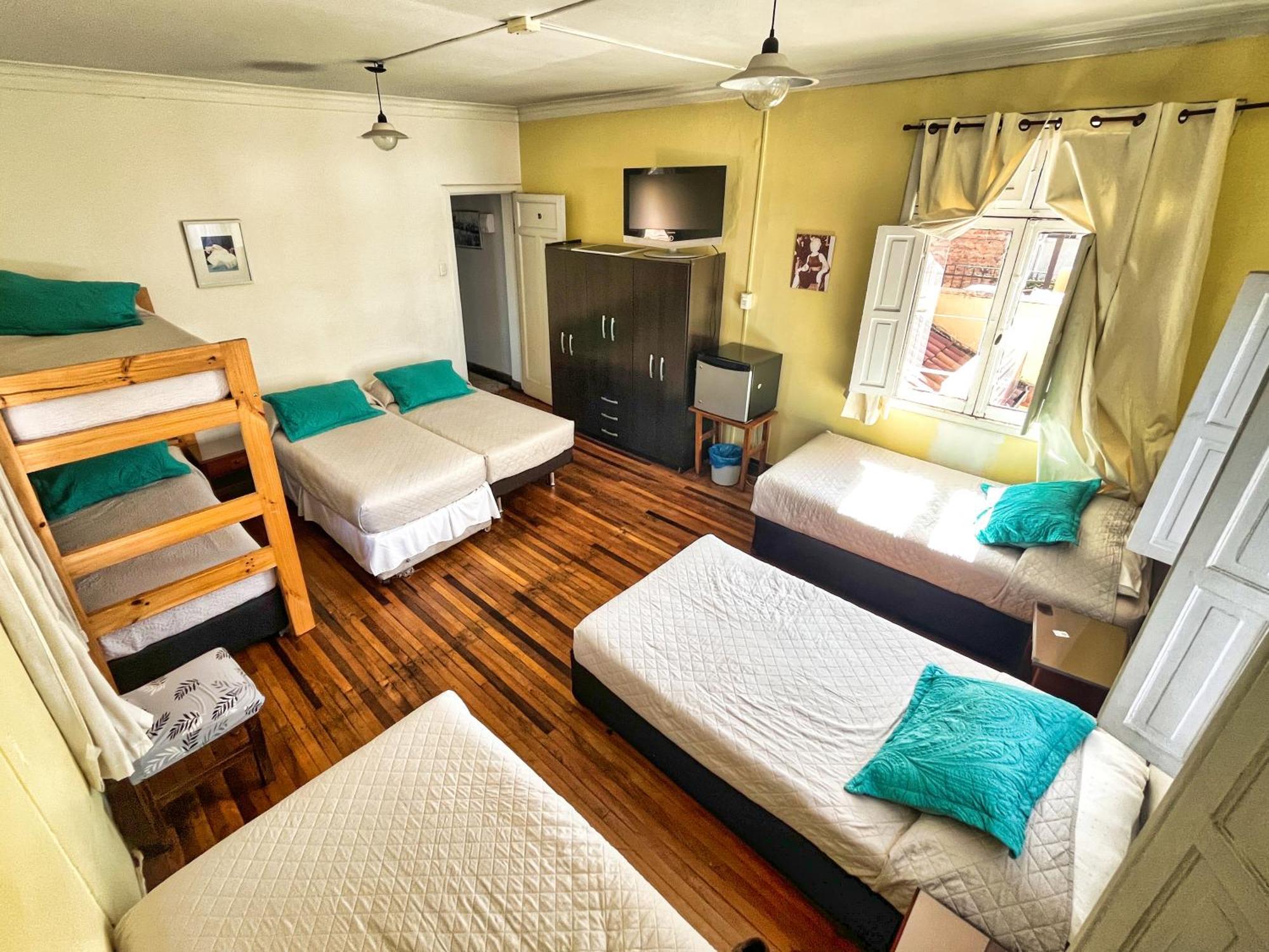 סנטיאגו Hostal Boonen מראה חיצוני תמונה