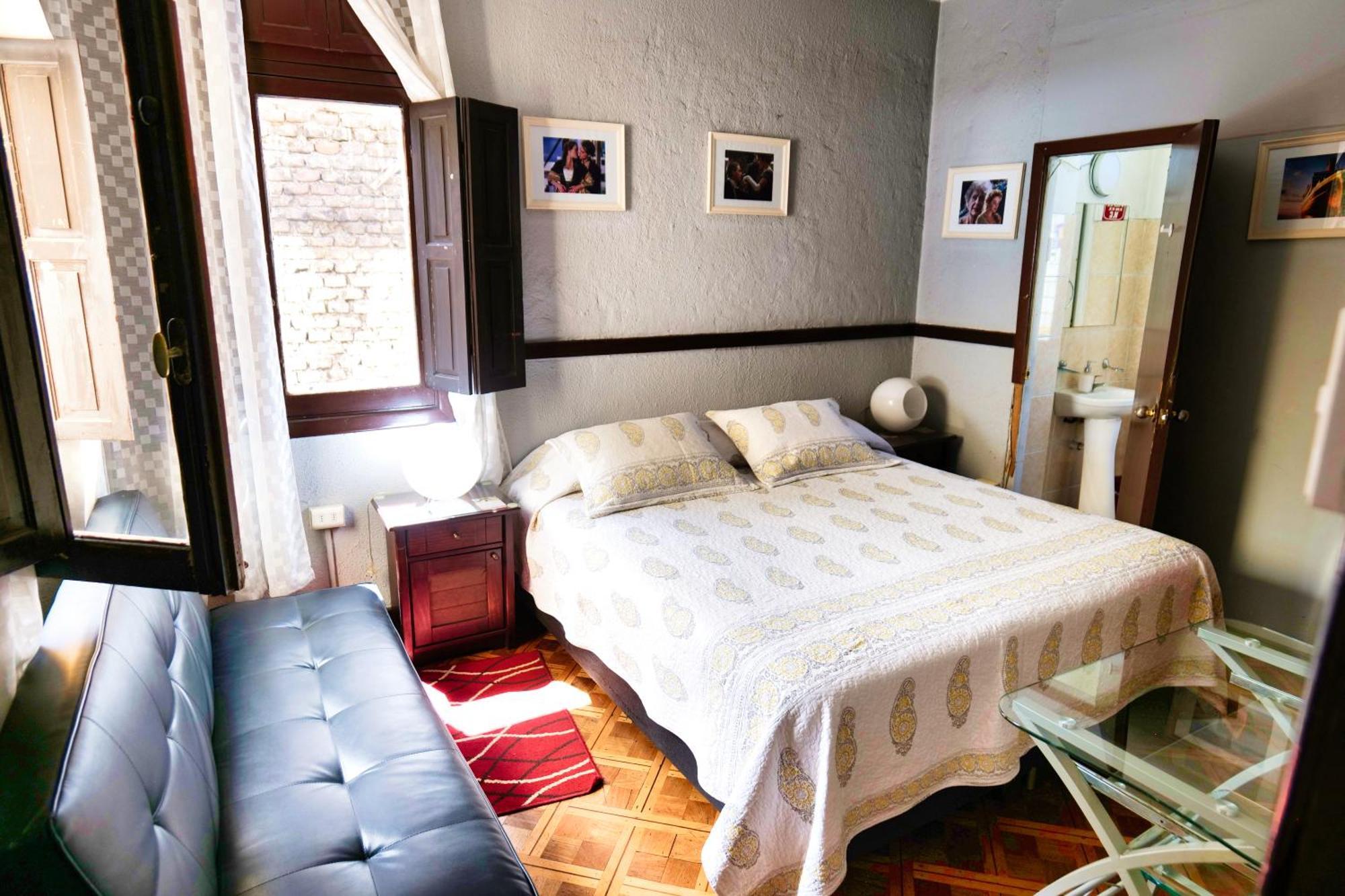 סנטיאגו Hostal Boonen מראה חיצוני תמונה