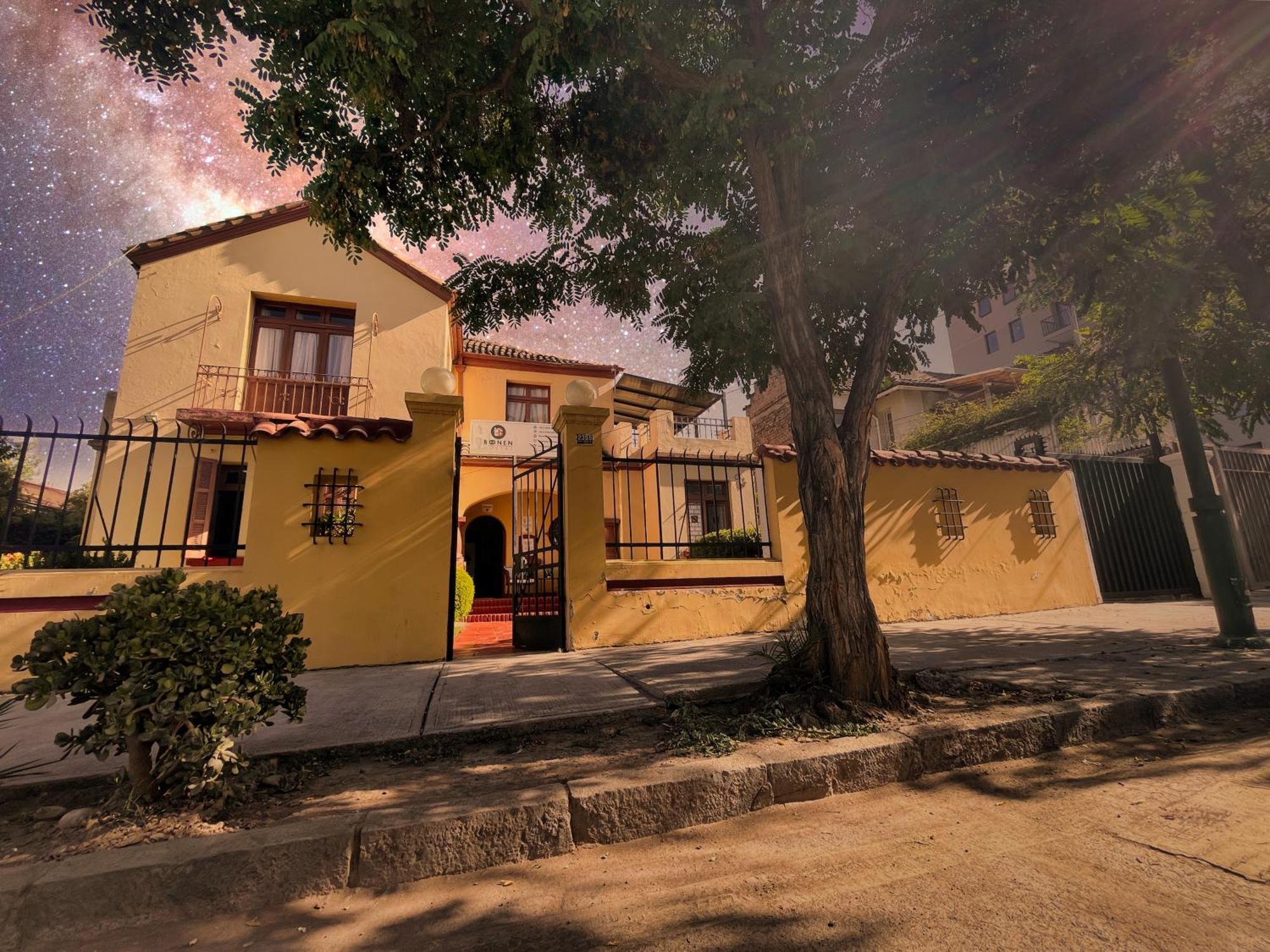 סנטיאגו Hostal Boonen מראה חיצוני תמונה